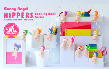 A new HIPPERS series to commemorate Sonny Angel's 20th anniversary. The Looking Back series allows you to gaze at Sonny Angel's cute face and back view at the same time!
